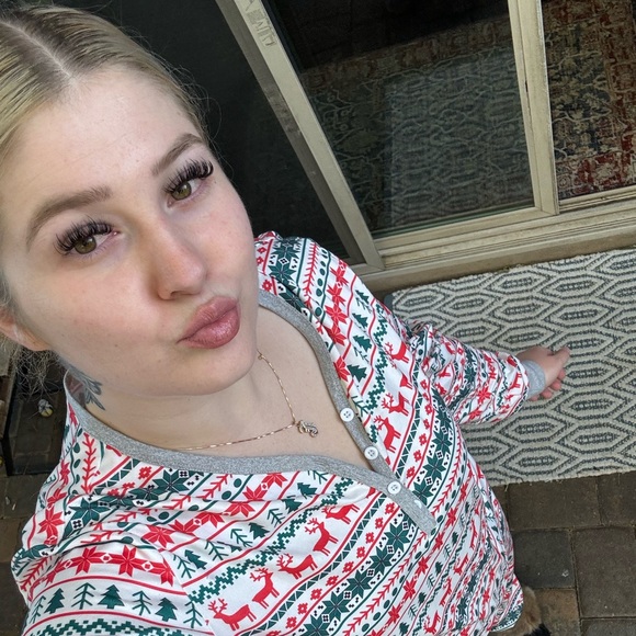 Meet your Posher, Jayme - Picture 2 of 2